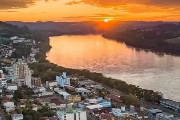 Cidades do Extremo Oeste entram na rota de nova onda de calor com alerta de perigo potencial, diz Inmet