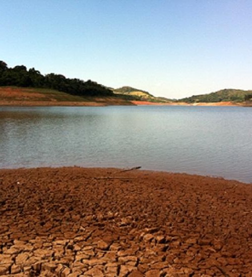 Por conta da estiagem, municípios estão em situação de alerta no Oeste.