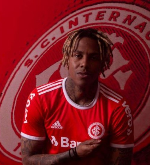 Inter anuncia a contratação do centroavante Abel Hernández.