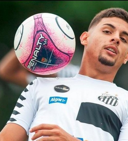 Inter anuncia contratação do atacante Yuri Alberto.