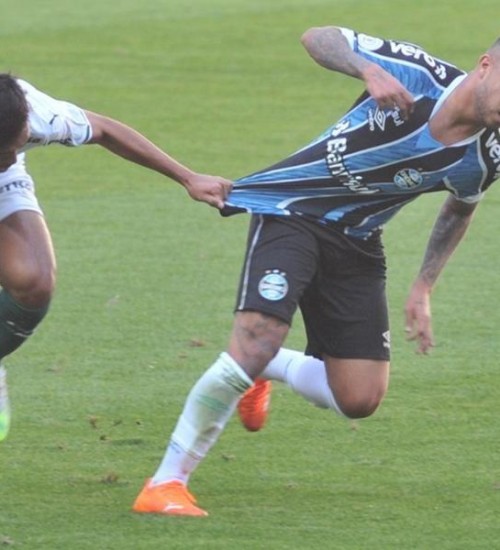 Grêmio busca empate nos acréscimos com o Palmeiras