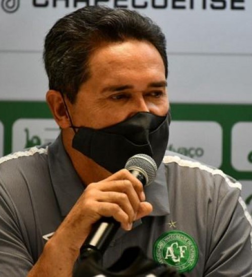 Chapecoense demite diretor-executivo de futebol.