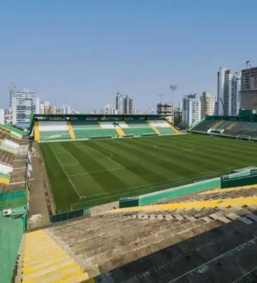 Chapecoense terá força máxima contra o Operário-PR.