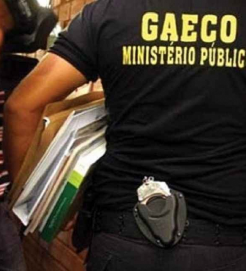 Operação do GAECO desmantela rede de advogados envolvidos na comunicação ilícita de detentos em SC.