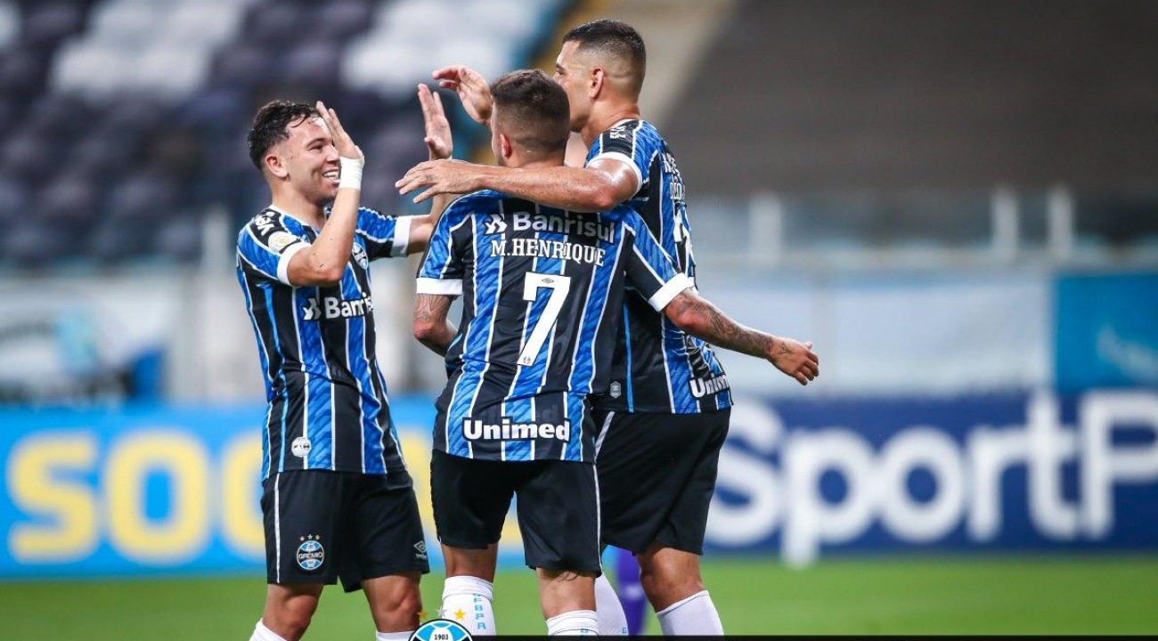 Grêmio vence mais uma e embala no Brasileirão