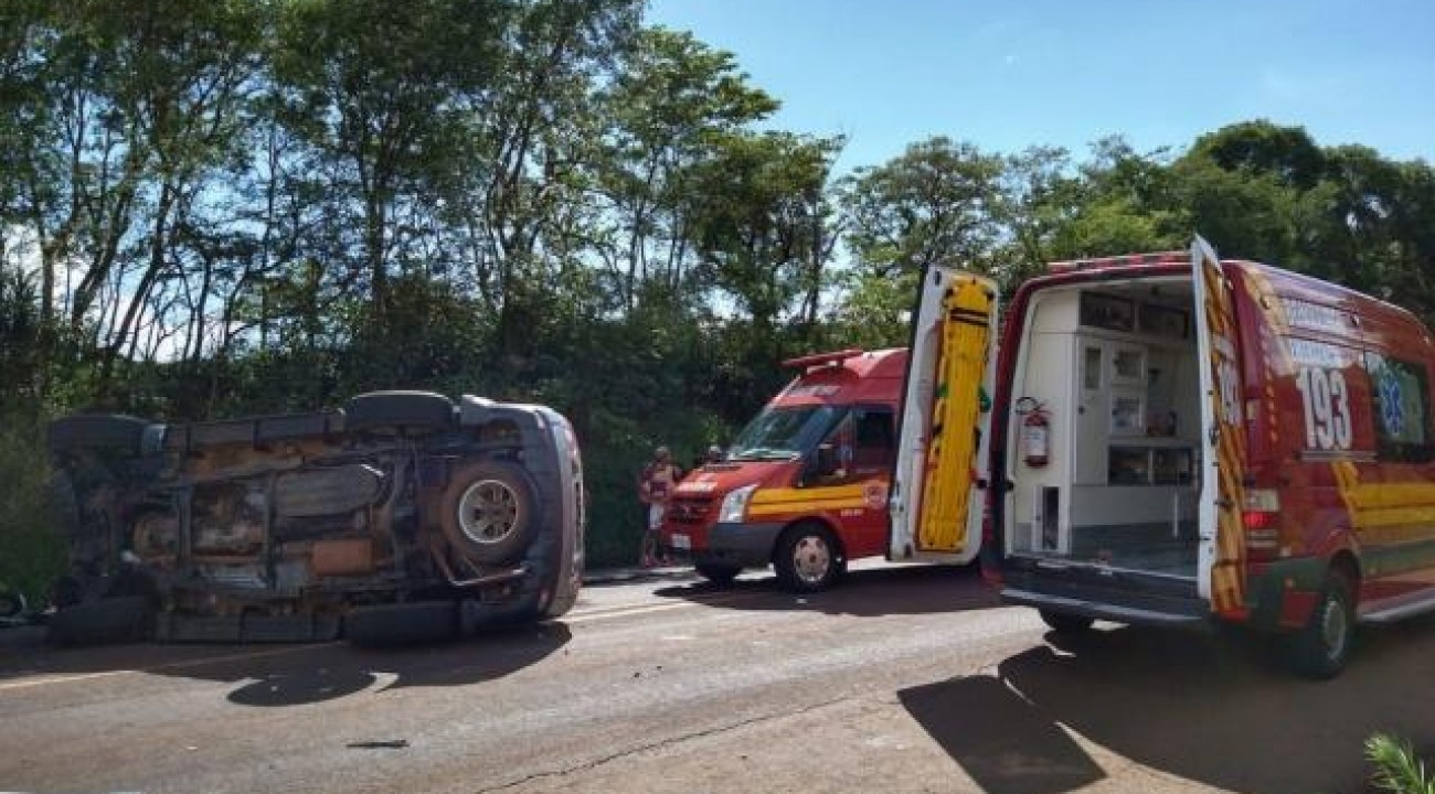 Mulher morre em grave acidente na BR-282