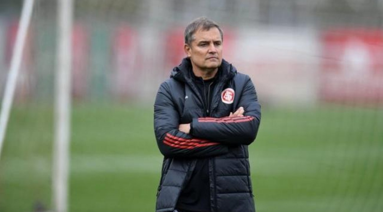 Inter anuncia a saída do técnico Diego Aguirre.