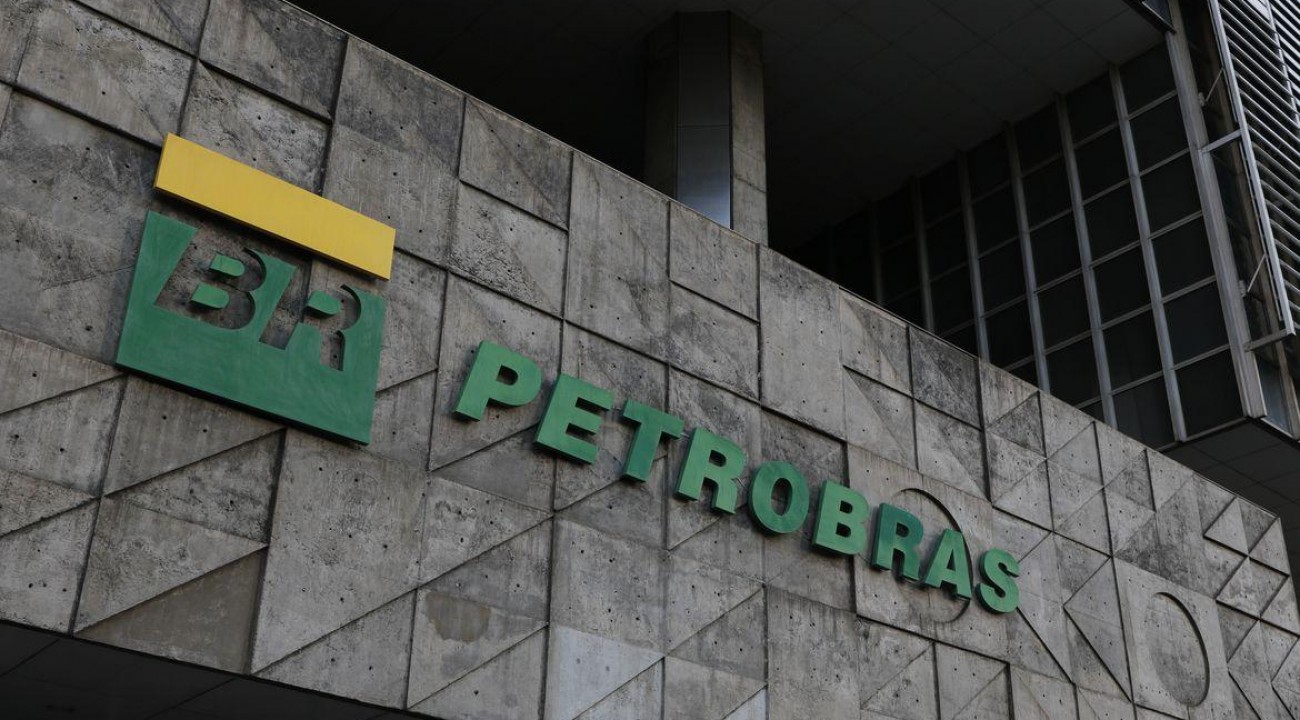 Petrobras defende reajustes de preços para evitar desabastecimento.