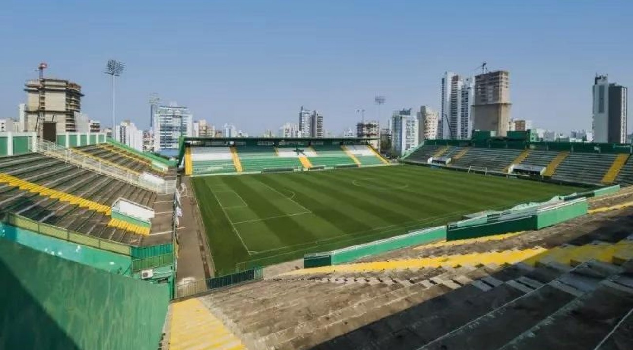 Chapecoense terá força máxima contra o Operário-PR.