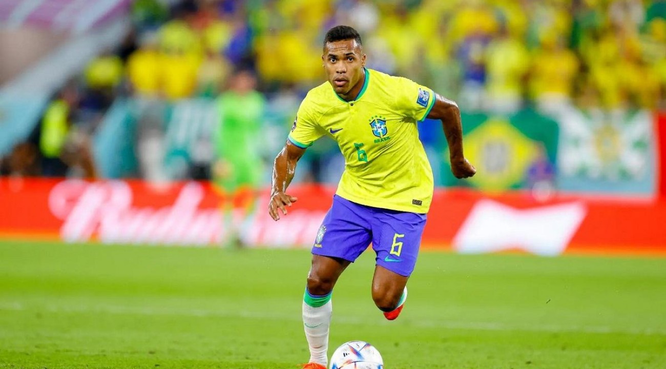 Alex Sandro desfalca a Seleção Brasileira contra Camarões.