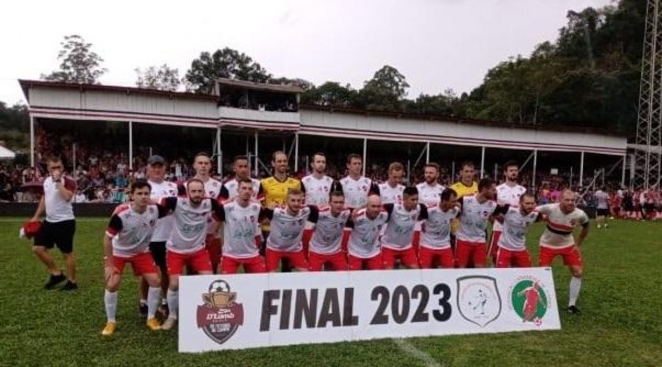 Aliança é pentacampeão regional de futebol.