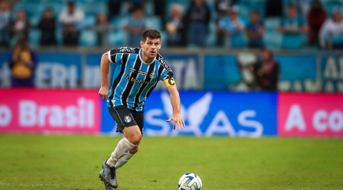 Kannemann sofre fratura e vira desfalque no Grêmio.