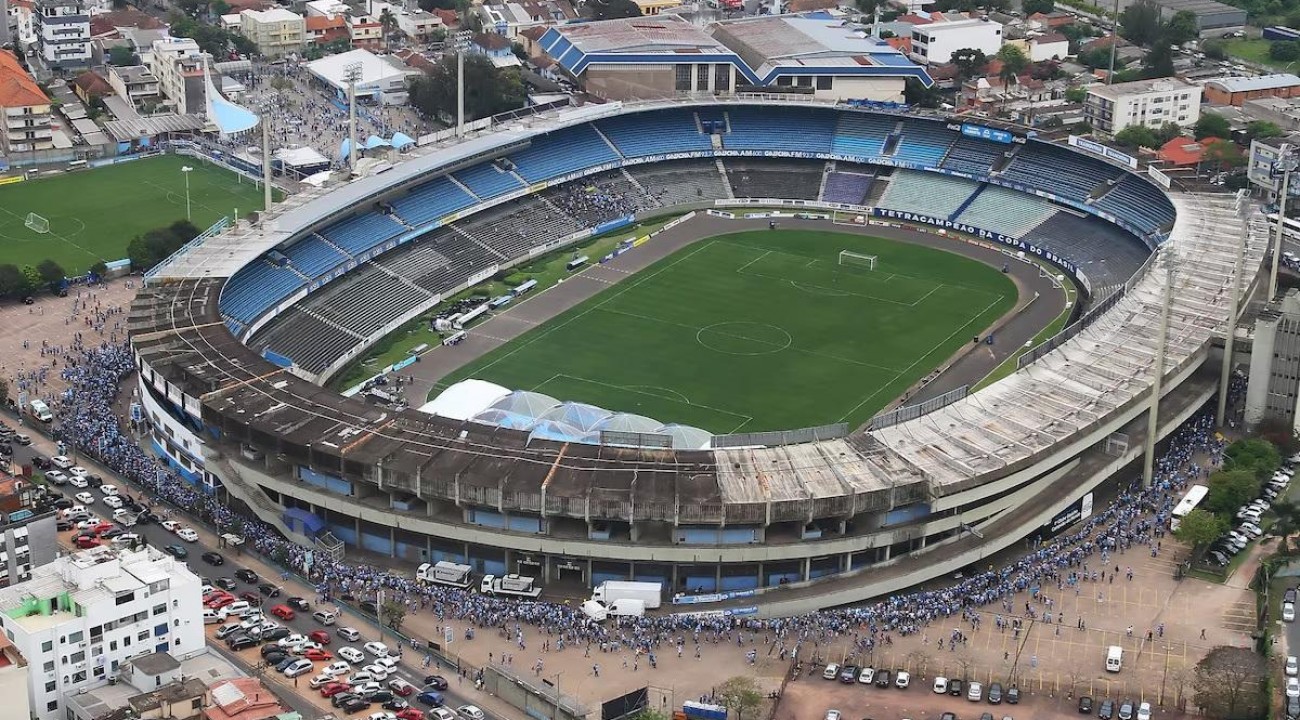 Estádio abandonado do Grêmio pode virar cidade provisória para vítimas de enchentes no RS.