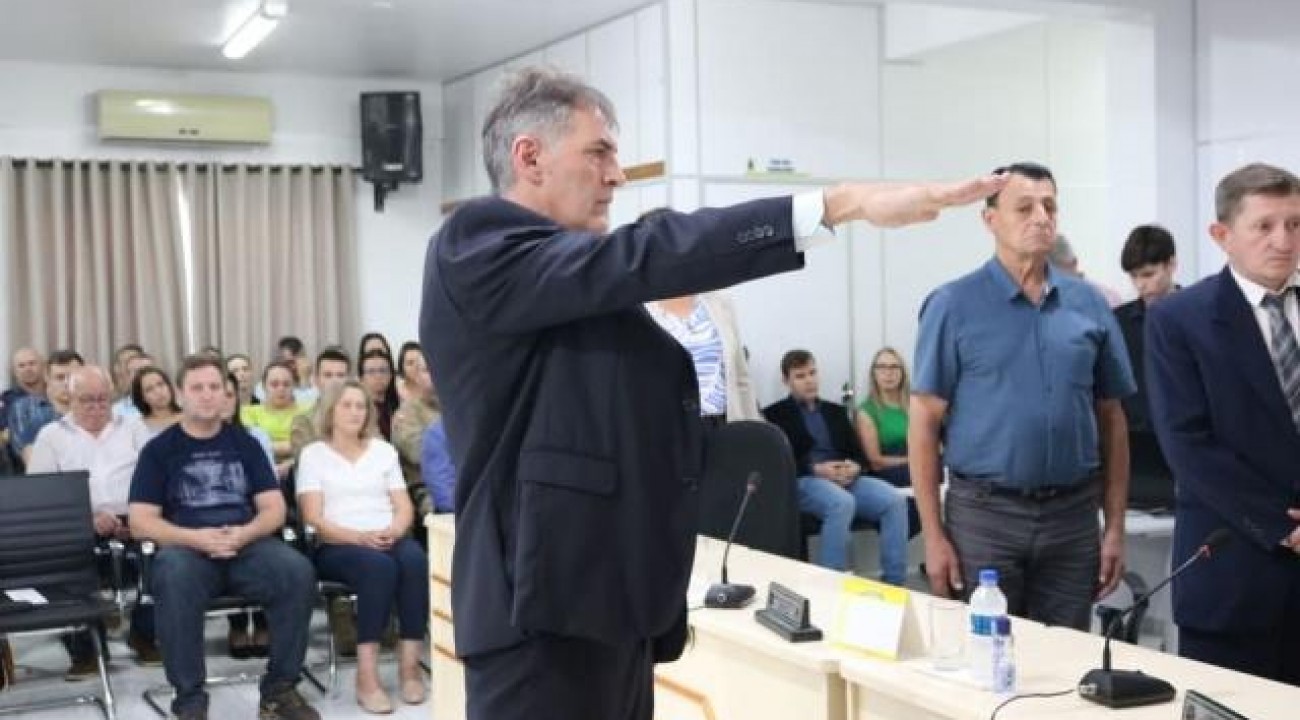 Valmor Reis assume trabalhos do executivo, após morte de Adélio Marx