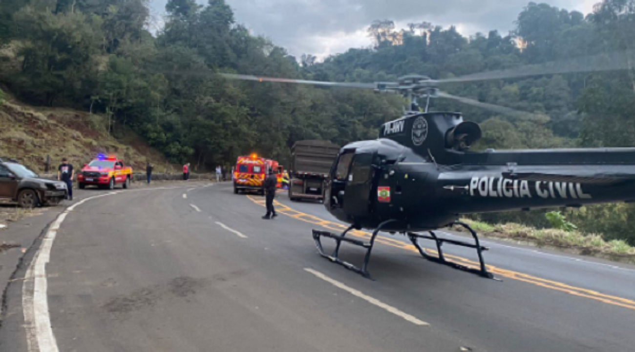 Gestante morre em grave colisão entre carro e caminhão