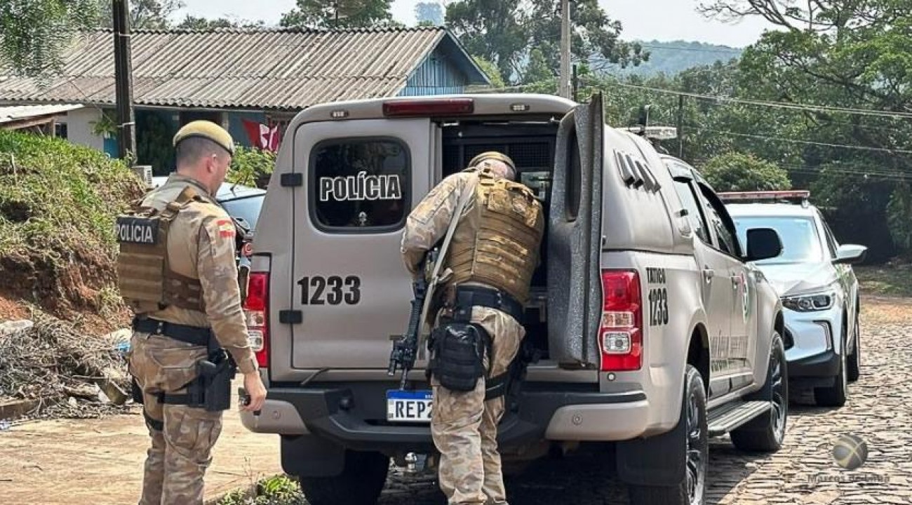 PM prende trio por tráfico de drogas