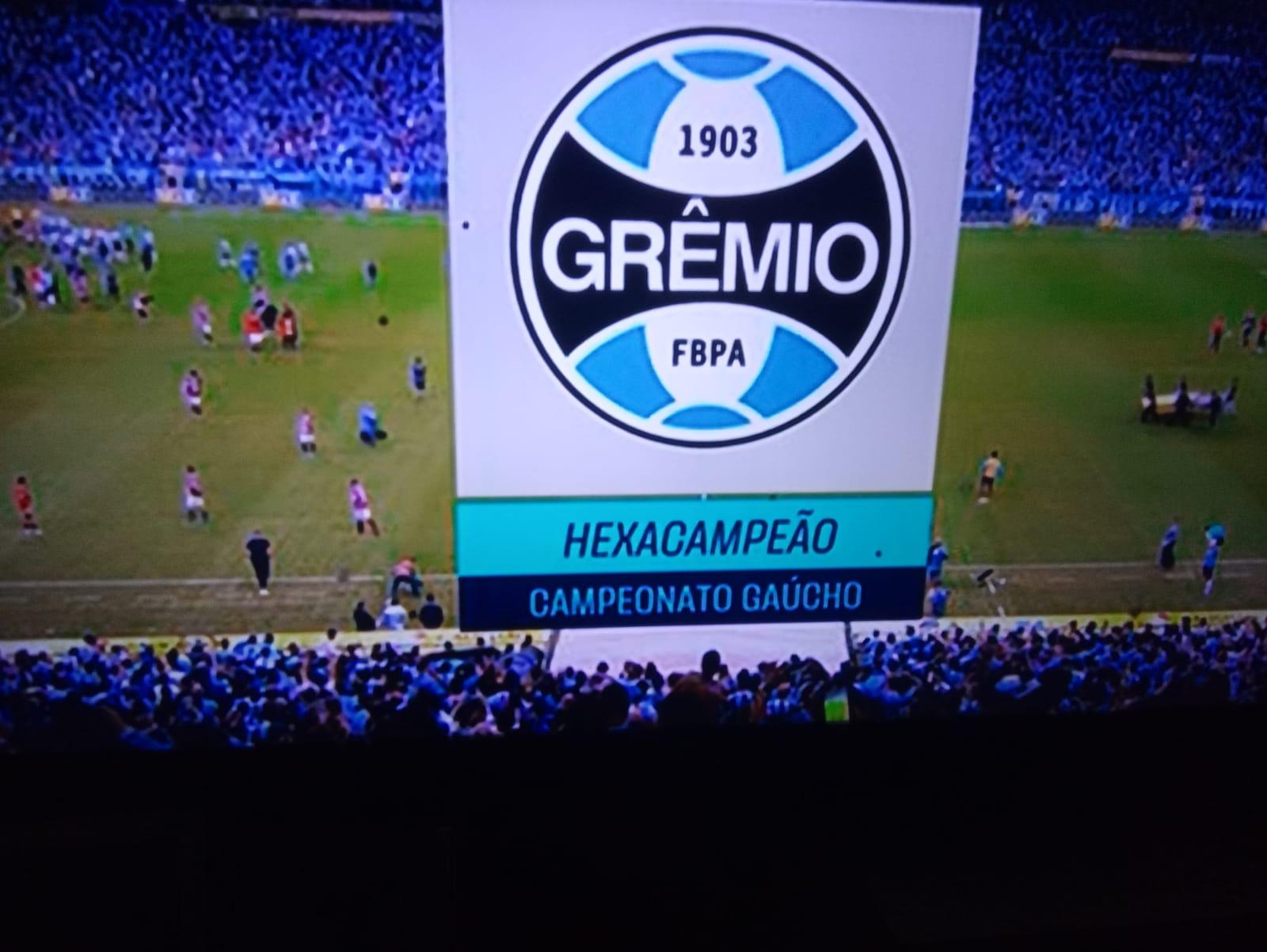 Suárez marca, Grêmio vence o Caxias e conquista o Gaúchão