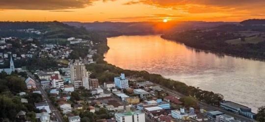 Cidades do Extremo Oeste entram na rota de nova onda de calor com alerta de perigo potencial, diz Inmet