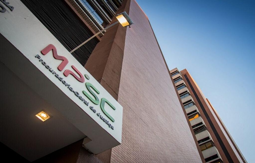 MPSC barra aumento de salários de políticos em município do Oeste